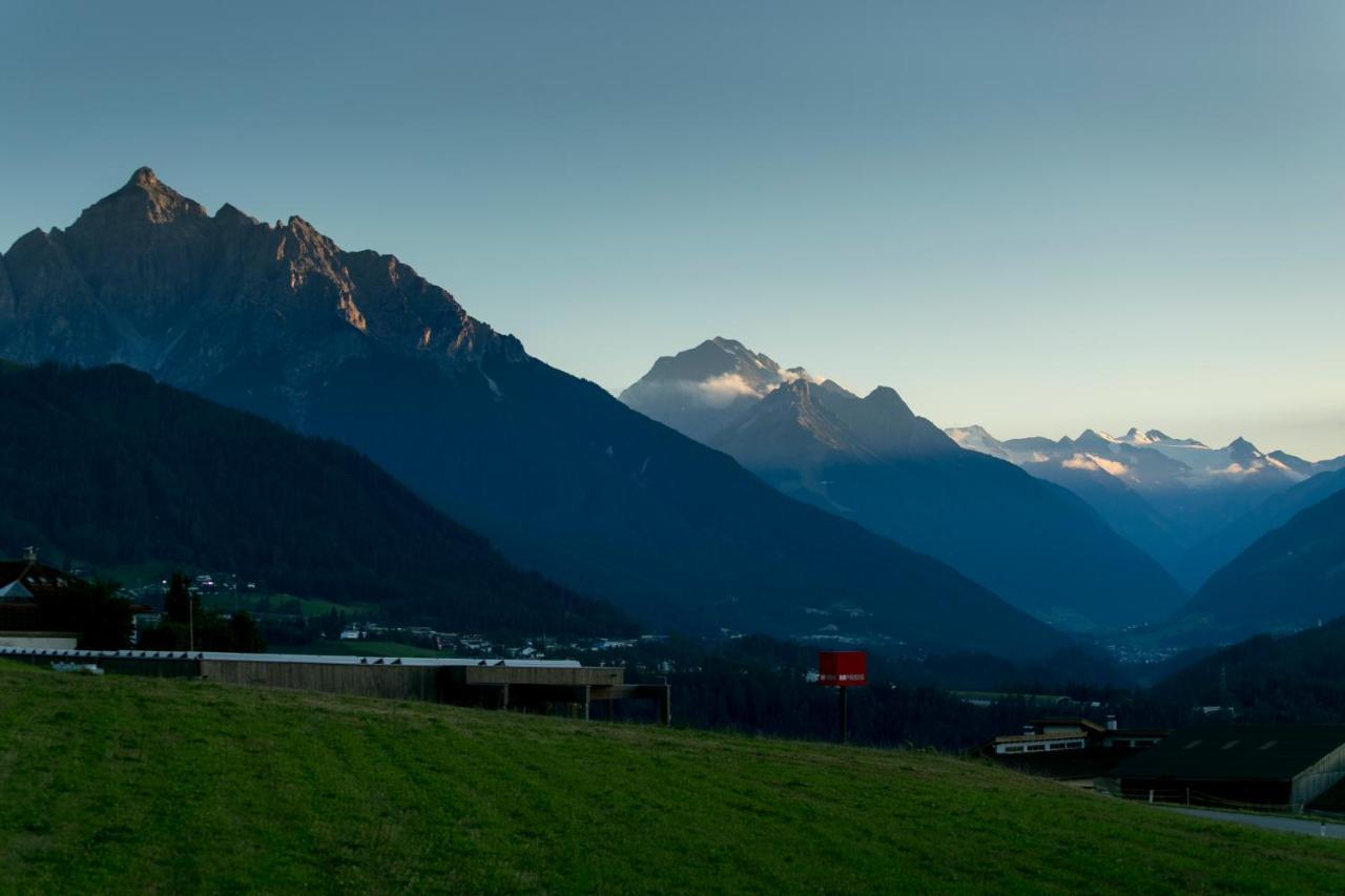 Apartment Wiesenhof - Natur & Weitblick Ueber Innsbruck - Ladestation Fuer Elektroautos Dış mekan fotoğraf
