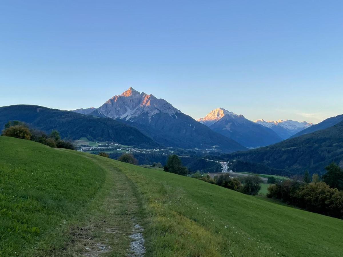 Apartment Wiesenhof - Natur & Weitblick Ueber Innsbruck - Ladestation Fuer Elektroautos Dış mekan fotoğraf