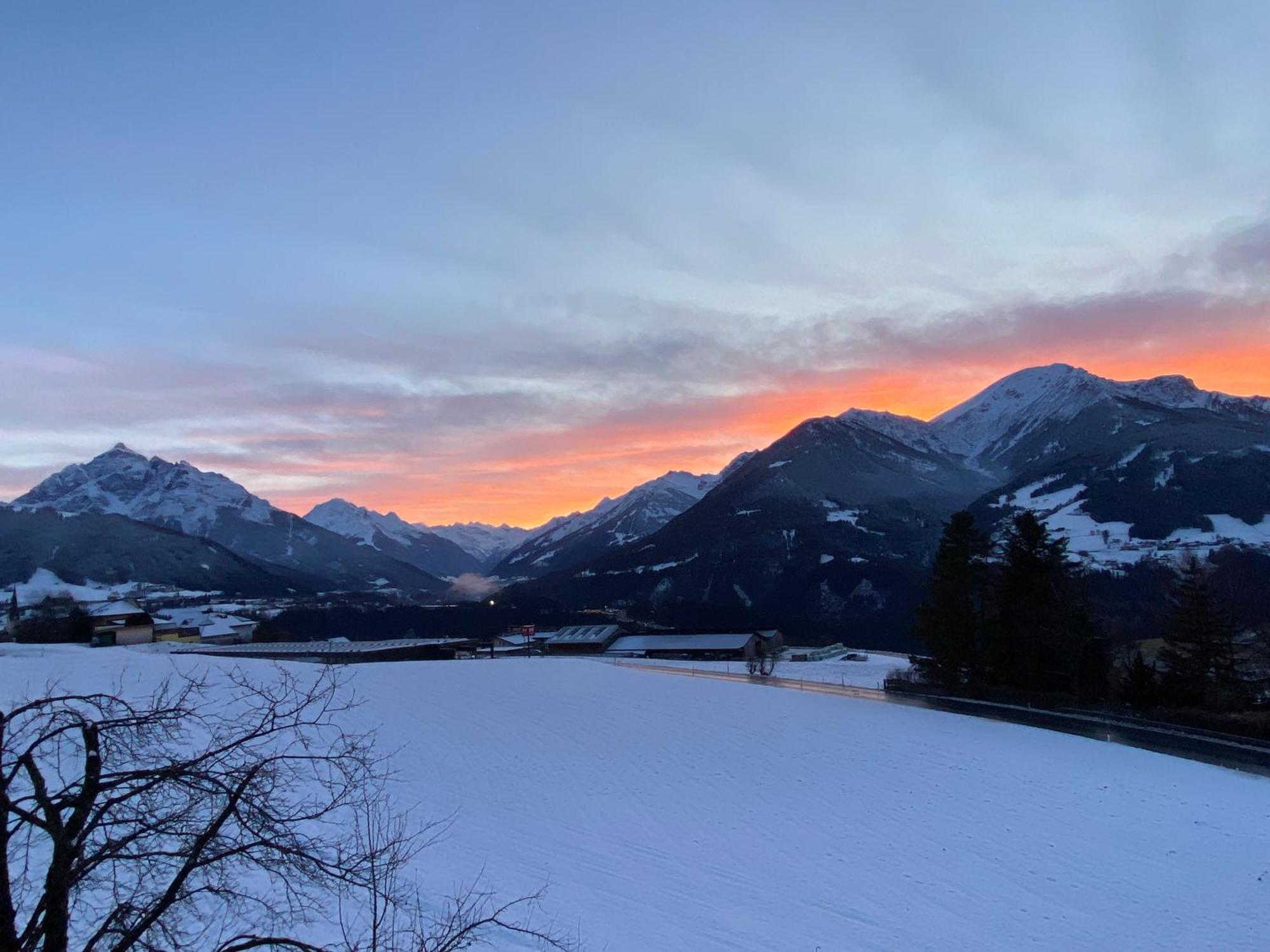 Apartment Wiesenhof - Natur & Weitblick Ueber Innsbruck - Ladestation Fuer Elektroautos Dış mekan fotoğraf